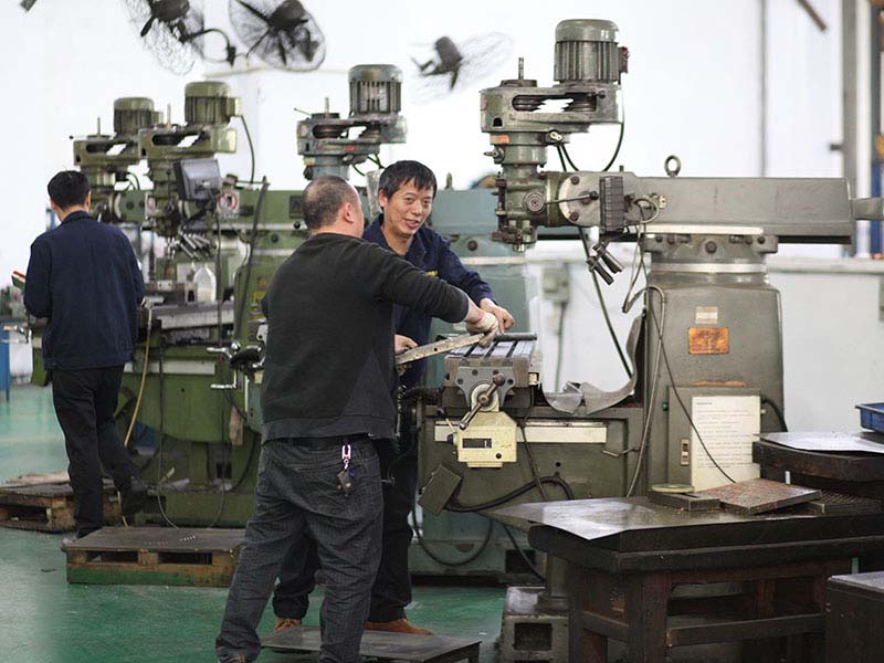 為什麽注塑模具成型會出現頂白？